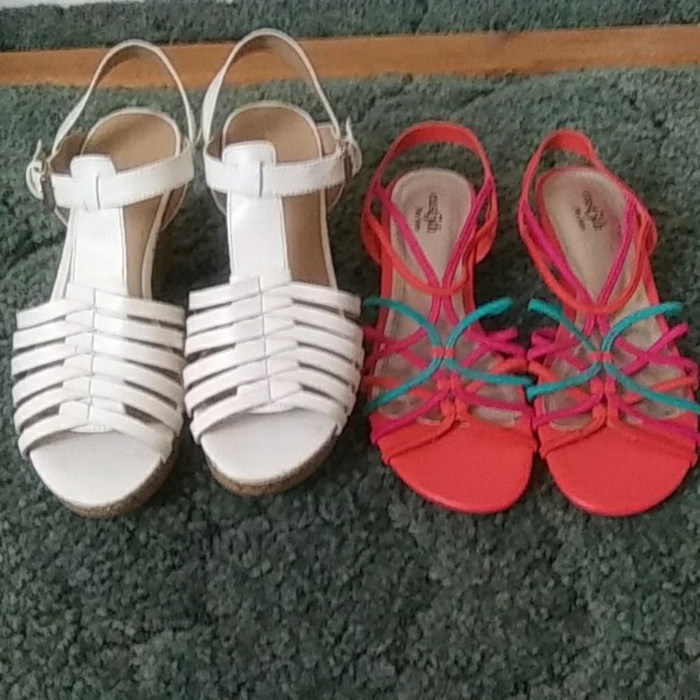 Very Lightly Worn and Never Worn Summer Sandals.
